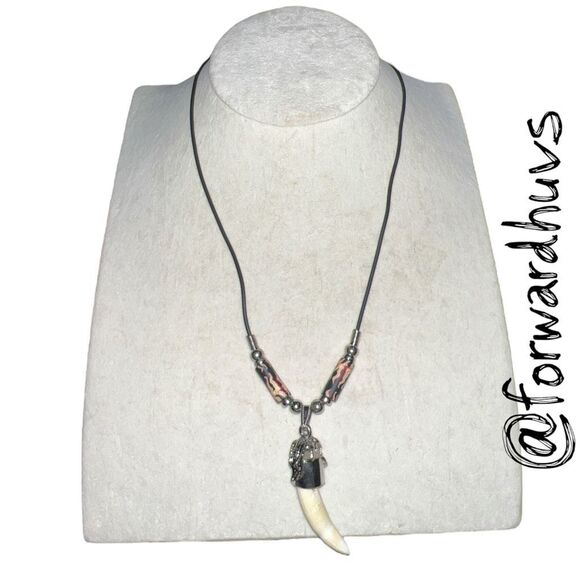 Bundle Sale 3 for $15 |  Pendant Necklace with Silvertone Alligator & Clay Beads - Picture 1 of 8